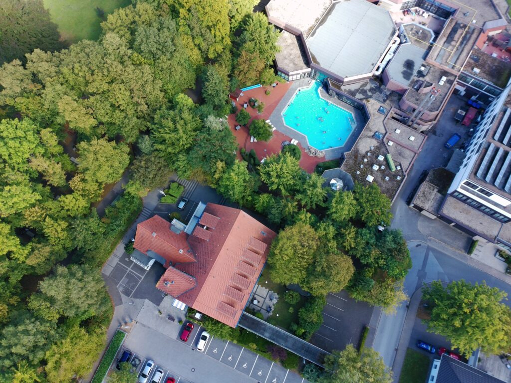 Hellweg-Sole-Thermen Luftbild mit Flair Hotel zur Therme